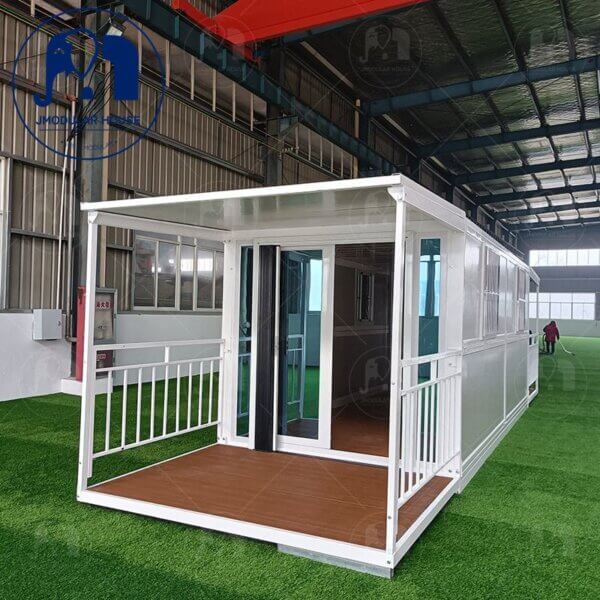 Pasang rumah wadah lipat untuk hidup cepat